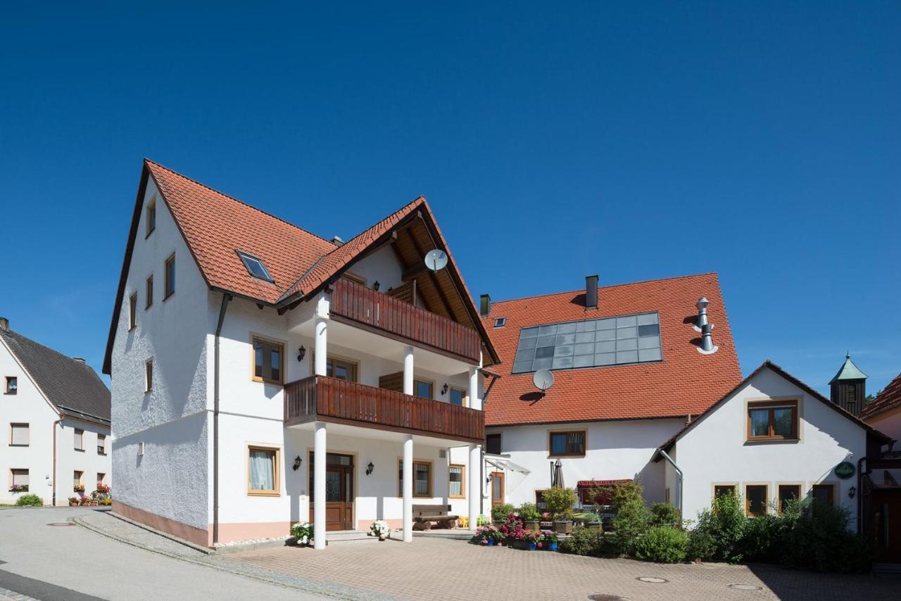 Gasthof-Pension Brauner Hirsch In Alfeld - Mittelfranken Kültér fotó