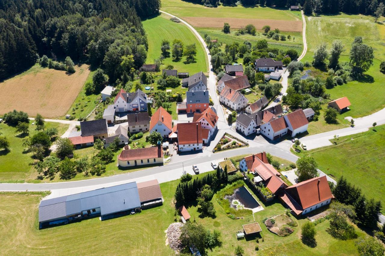 Gasthof-Pension Brauner Hirsch In Alfeld - Mittelfranken Kültér fotó